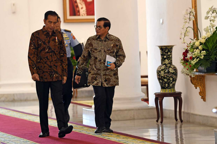 Jokowi menegaskan kembali bahwa tujuan utama dana desa dan dana kelurahan adalah untuk mempercepat peningkatan kesejahteraan rakyat baik di desa maupun kelurahan di kota.  