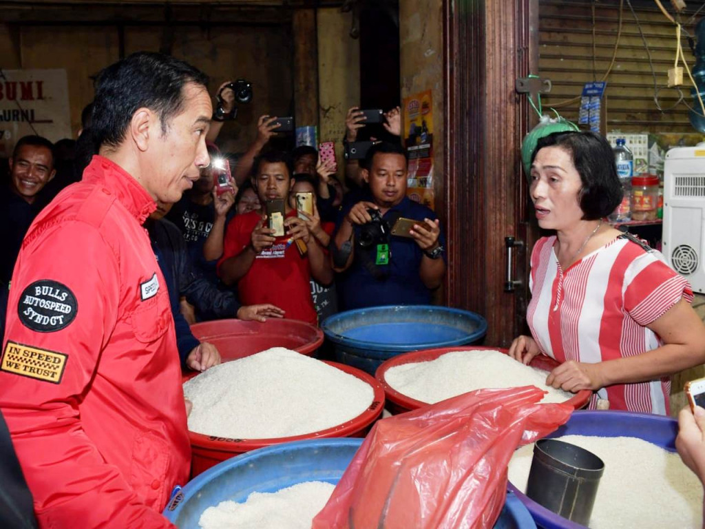 Harga beras relatif stabil.