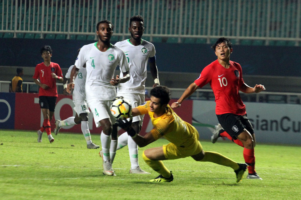 Dua gol Arab Saudi dicetak oleh Turki Al-Ammar (2') dan Khalid Al-Ghannam (22'). Sementara Korea Selatan hanya bisa membalas lewat gol penalti Cho Young-Wook di menit ke-64.