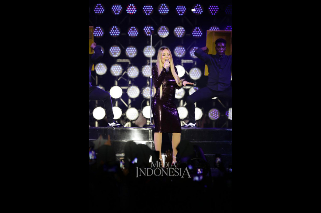 Mariah Carey genap membawakan 18 lagu hits dalam konser berdurasi kurang lebih 90 menit. Lagu-lagu hitsnya antara lain, Fantacy, Fly Away dan Hero sebagai penutup konser tersebut.