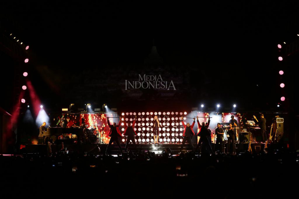 Diva Asal Amerika Serikat Mariah Carey tampil di acara Himbara Borobudur Shimpony 2018 di Kompleks Taman Wisata Candi Borobudur, Magelang, Jawa Tengah.