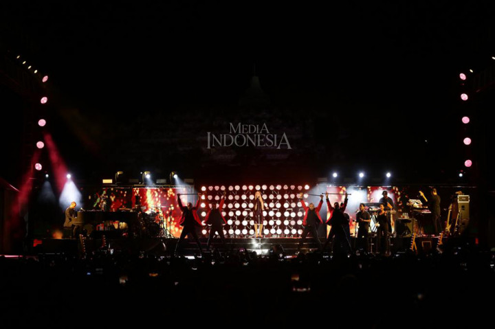 Diva Asal Amerika Serikat Mariah Carey tampil di acara Himbara Borobudur Shimpony 2018 di Kompleks Taman Wisata Candi Borobudur, Magelang, Jawa Tengah.