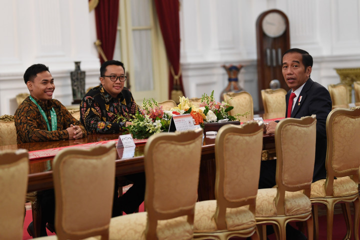 Jokowi berharap prestasi Eko Yuli ini diikuti oleh atlet-atlet lain, tidak hanya di cabang angkat berat tetap juga cabang-cabang olehraga lainnya. 