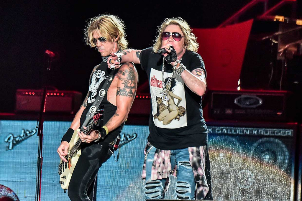 Dalam konsernya yang bertajuk 'Not In This Lifetime'  tersebut, Guns N' Roses hadir dengan formasi klasiknya di antaranya, Axl Rose (vokal), Duff McKagan (bass), Slash (gitar), Dizzy Reed (keyboard), serta Richard Fortus (gitar), Frank Ferrer (drum), dan Melissa Reese (keyboard).