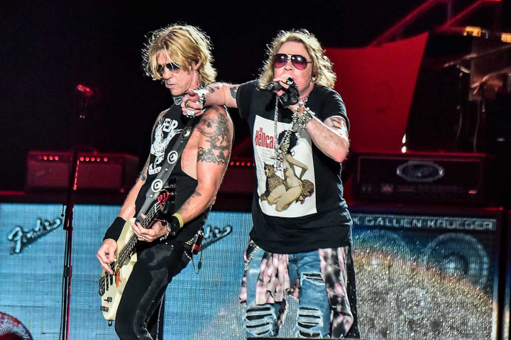 Dalam konsernya yang bertajuk 'Not In This Lifetime'  tersebut, Guns N' Roses hadir dengan formasi klasiknya di antaranya, Axl Rose (vokal), Duff McKagan (bass), Slash (gitar), Dizzy Reed (keyboard), serta Richard Fortus (gitar), Frank Ferrer (drum), dan Melissa Reese (keyboard).