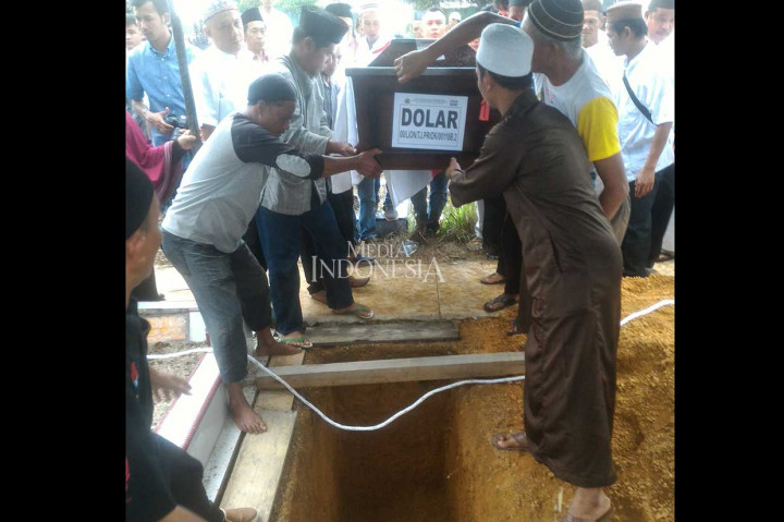 Dolar merupakan satu dari enam anggota DPRD Provinsi Kepulauan Bangka Belitung yang menjadi korban jatuhnya pesawat Lion Air PK-LQP JT-610 di perairan Tanjung Karawang, Jawa Barat pada Senin, 29 Oktober. MI/Rendy Ferdiansyah