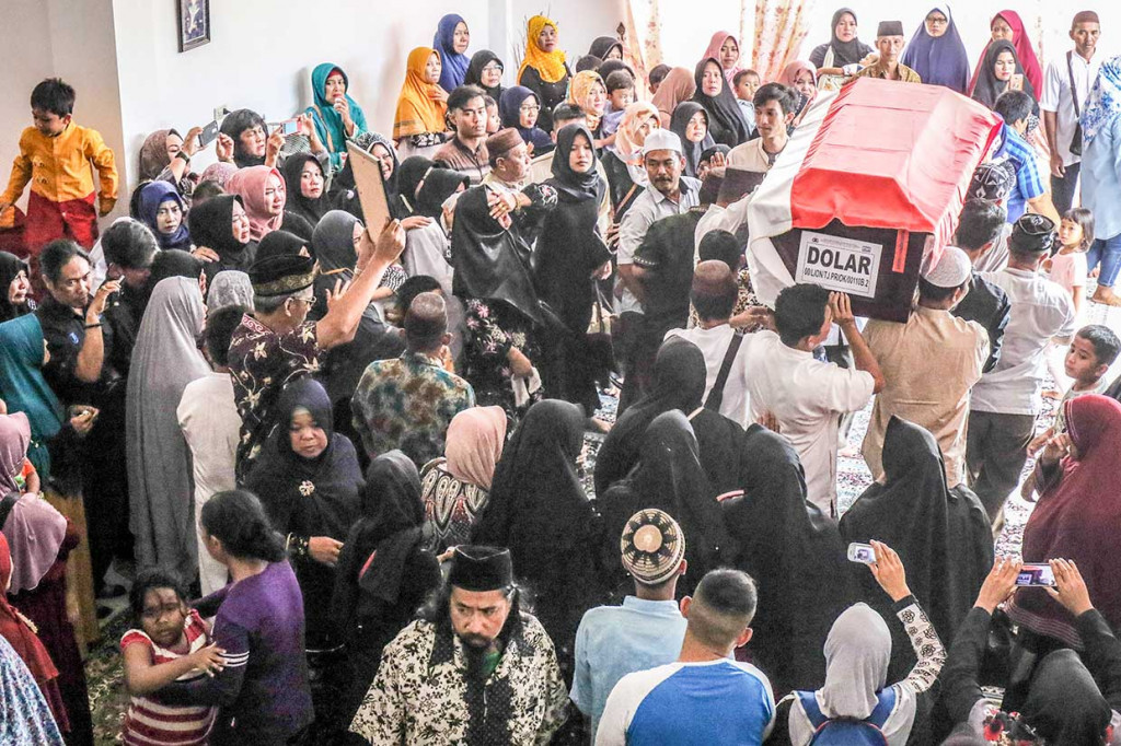 Jenazah dolar tiba di rumah duka Pangkalpinang, Kepulauan Bangka Belitung.  ANTARA FOTO/Ananta Kala