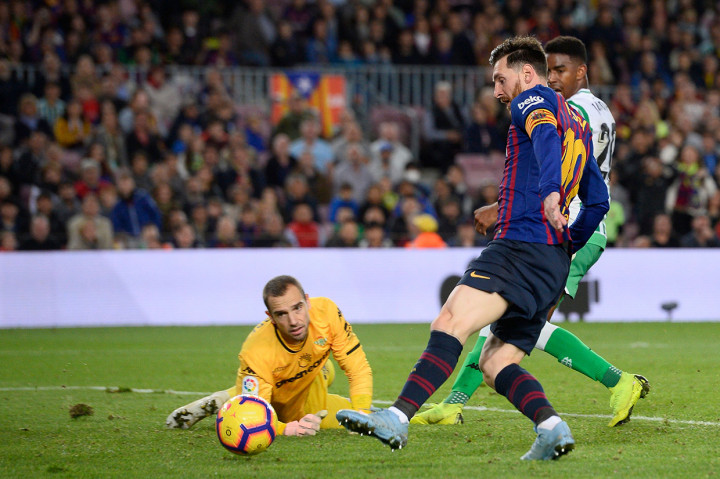 Messi sempat menipiskan skor pada menit kedua masa tambahan, memanfaatkan umpan Vidal. Namun tak ada gol lagi pada sisa waktu pertandingan. Barcelona kalah 3-4 dari Real Betis.
