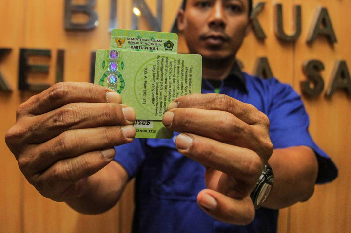 Kemenag secara resmi meluncurkan kartu nikah dengan kode quick response (QR) yang dapat dibaca dengan menggunakan barcode atau QR scanner. Kartu nikah tersebut diluncurkan karena maraknya pemalsuan buku nikah, dan akan segera diterbitkan pada akhir November mendatang.