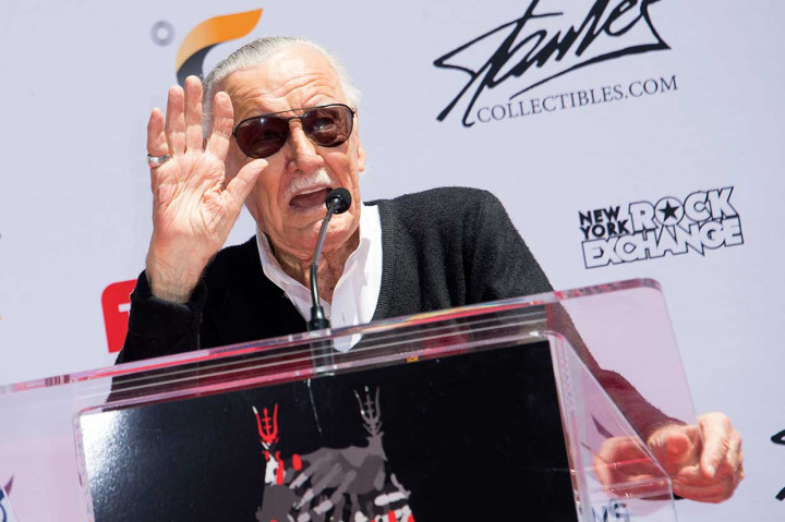 Lee lahir di New York pada 28 Desember 1922 dengan nama Stanley Martin Lieber. Ia adalah putra dari imigran Yahudi dari Romania. Istri Lee, Joan Lee meninggal pada 2017. Pasangan itu dianugerahi dua anak, Joan Celia yang lahir pada 1950 dan Jan Lee yang meninggal tiga hari setelah lahir pada 1953.