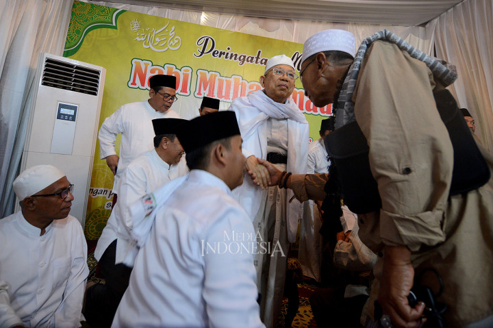 Peringatan Maulid Nabi Muhammad SAW tersebut diikuti belasan Ustadz dan ratusan santri bersama anak yatim. 
