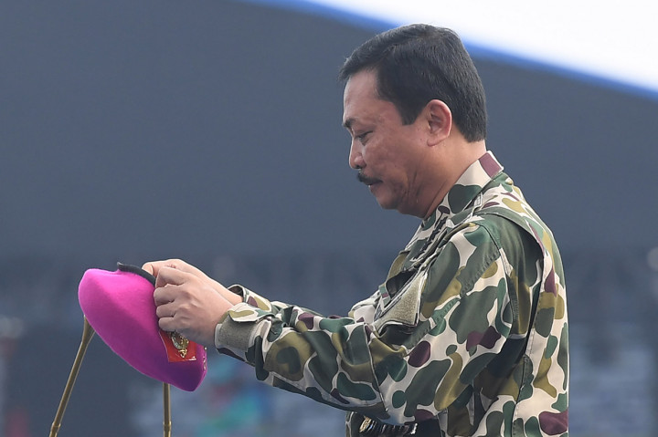 Dalam kesempatan itu Kasal Laksamana TNI Siwi Sukma Adji dinobatkan sebagai warga kehormatan Korps Marinir melalui proses pembaretan.