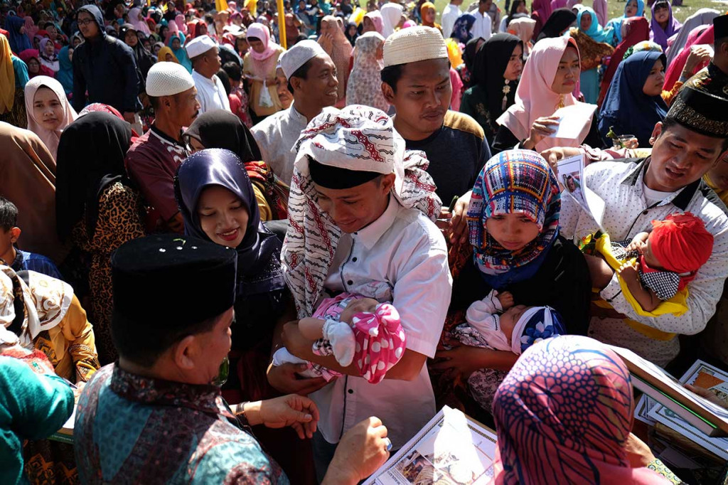 Selain sebagai ungkapan doa bagi langkah si anak ke depan, tradisi ini juga sebagai upaya tolak bala. Dalam tradisi baayun ini, anak-anak secara massal diayun dengan iringan pembacaan doa dan selawat.