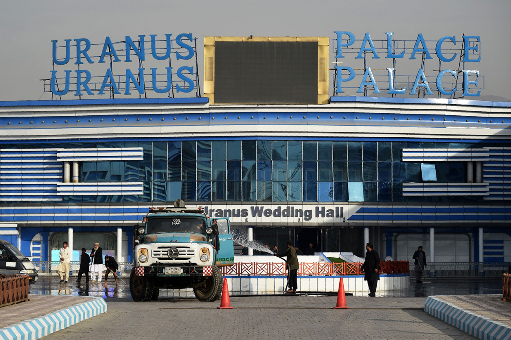 Juru Bicara Kementerian Dalam Negeri Afghanistan, Najib Danish mengatakan, teror tersebut berlangsung ketika para ulama berkumpul untuk memperingati Maulid Nabi Muhammad SAW. Peristiwa ledakkan bom ini juga menewaskan tiga pejabat pemerintahan.
