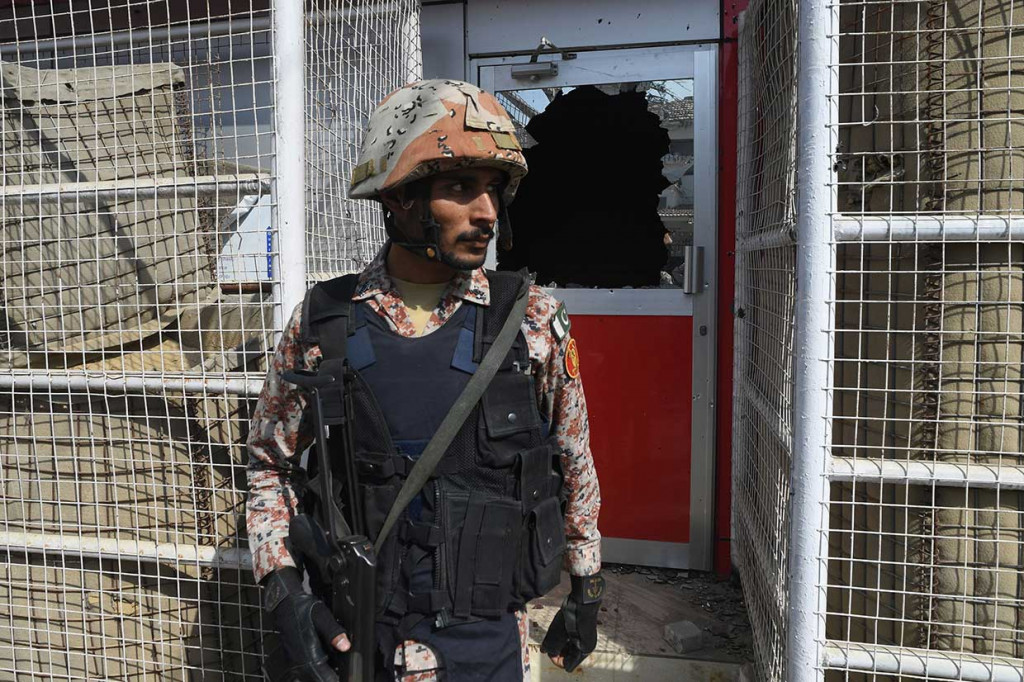 Serangan tersebut diklaim dilakukan kelompok separatis asal Balochistan yang mencap Beijing sebagai 'penindas', di tengah maraknya proyek investasi Tiongkok di Pakistan.