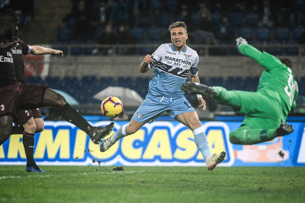 Namun, gol itu dianulir wasit Luca Banti karena Ciro Immobile sebagai pemberi umpan sudah terlebih dahulu berada di posisi off-side. Hingga babak pertama berakhir, skor masih bertahan 0-0.
