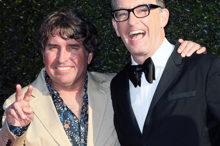 Dalam episode pertama SpongeBob SquarePants, Stephen menampilkan spons laut kuning yang ceria, yang tinggal di dalam nanas di bawah laut bersama teman-temannya Mr. Krabs, Larry the Lobster, Patrick, dan tak ketinggalan restoran Krusty Krab.