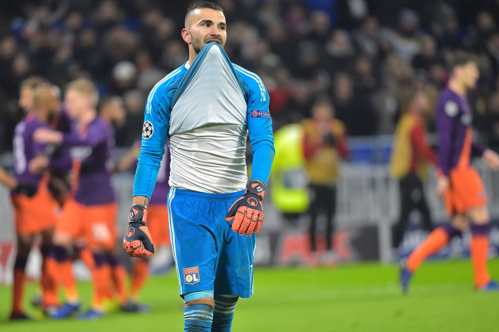 Namun keunggulan tersebut hanya berumur singkat. Dua menit berselang, sundulan Aguero menyambut bola sepak pojok kiriman Riyad Mahrez berhasil menyamakan kedudukan menjadi 2-2.