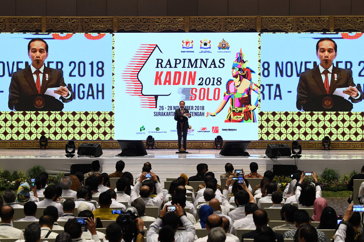 Dalam penutupan Rapat Pimpinan Nasional (Rapimnas) Kadin Indonesia 2018 di Solo, Jokowi menegaskan pemerintah dan dirinya sebagai presiden sangat berkomitmen terhadap UMKM karena kontribusi terhadap pertumbuhan ekonomi sangat signifikan.