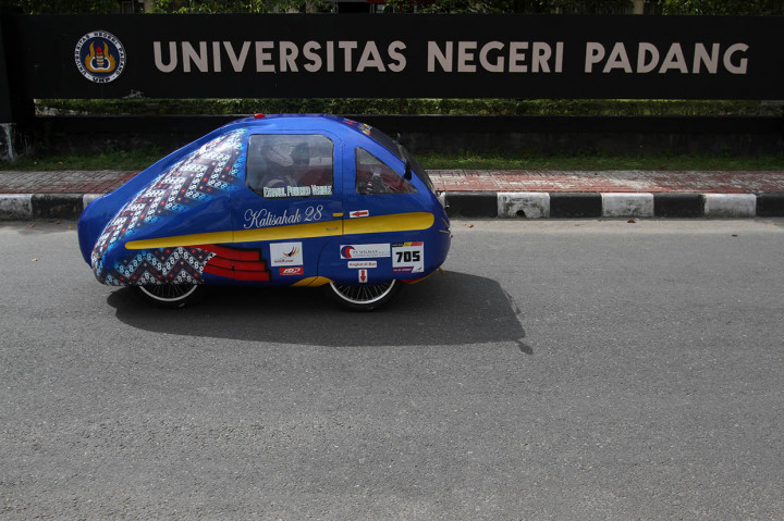 Mobil yang menjadi pemenang adalah mereka yang paling irit bahan bakar setelah melintasi delapan putaran sirkuit dan paling ramah lingkungan.
