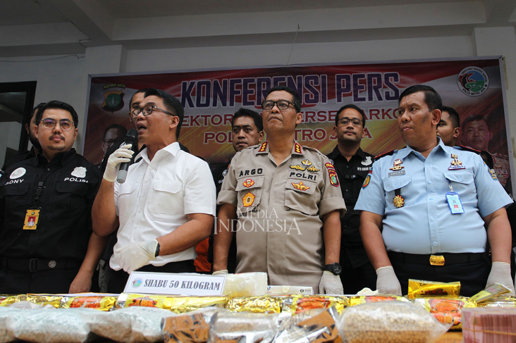 Direktur Reserse Narkoba Polda Metro Jaya Kombes Suwondo Nainggolan mengatakan peredaran narkotika itu juga dikendalikan dari dalam lapas.