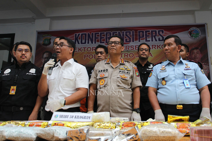 Direktur Reserse Narkoba Polda Metro Jaya Kombes Suwondo Nainggolan mengatakan peredaran narkotika itu juga dikendalikan dari dalam lapas.
