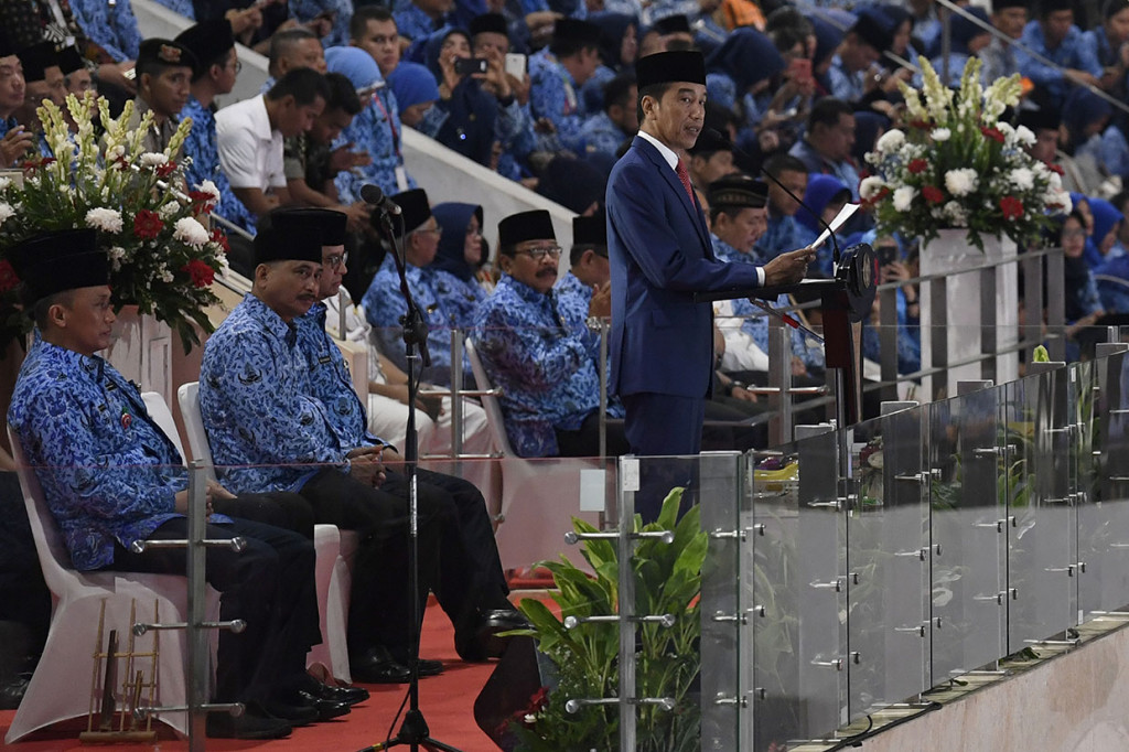 Jokowi juga menuturkan, upaya ASN untuk memberikan yang lebih baik bagi bangsa dan negara harus selalu ditingkatkan. ASN juga harus mempersiapkan diri dalam menghadapi perubahan global yang terjadi begitu cepat. Termasuk dalam menghadapi revolusi industri 4.0.
