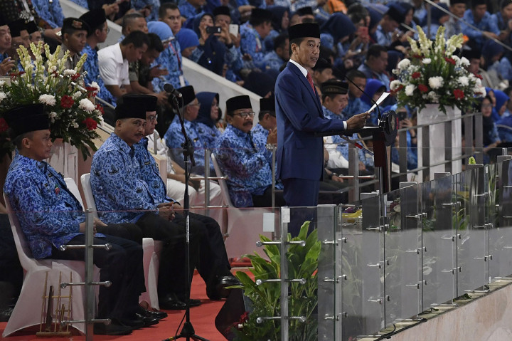 Jokowi juga menuturkan, upaya ASN untuk memberikan yang lebih baik bagi bangsa dan negara harus selalu ditingkatkan. ASN juga harus mempersiapkan diri dalam menghadapi perubahan global yang terjadi begitu cepat. Termasuk dalam menghadapi revolusi industri 4.0.
