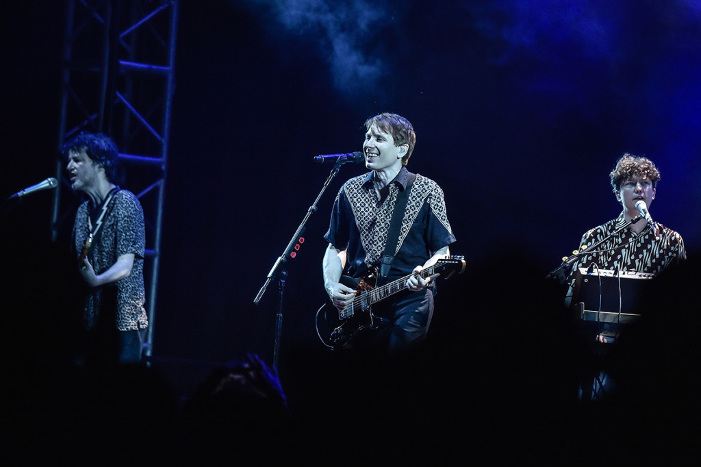 Franz Ferdinand, memulai set konser sekitar pukul 22.30 WIB. Tepuk tangan meriah dari penonton menyambut kehadiran Alex Kasparos dan kawan-kawan di atas panggung setelah lagu kebangsaan 