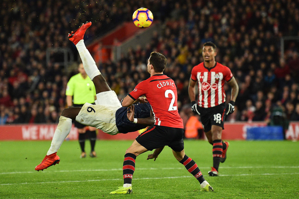 United sebetulnya tampil lebih percaya diri di babak kedua, namun tak ada gol tambahan sepanjang 45 menit ditambah lima menit masa injury time rampung.