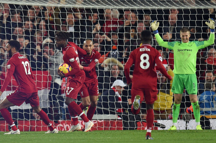 Penyerang Liverpool Divock Origi menjadi bintang kemenangan timnya atas Everton dengan mencetak gol tunggal di masa injury time dalam laga pekan ke-14 Liga Inggris di Stadion Anfield, Liverpool, Inggris, Senin, 3 Desember dini hari WIB.