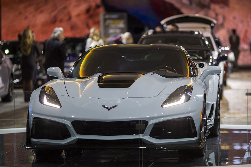 Chevrolet menampilkan Corvette ZR1. 