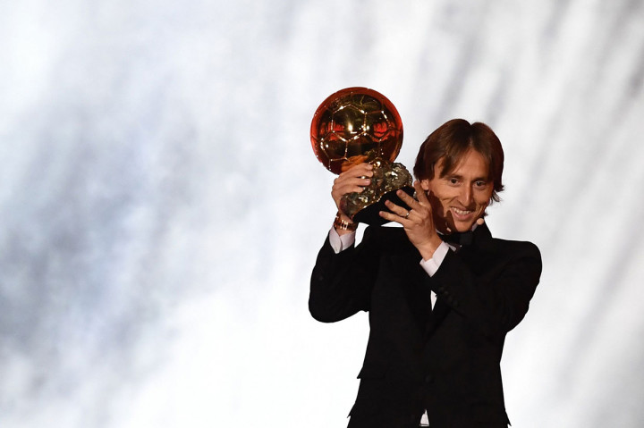 Penghargaan tersebut pantas direbut Modric setelah sukses mengantarkan Real Madrid menjuarai Liga Champions untuk ketiga kalinya secara beruntun, serta membawa negaranya finis di peringkat kedua pada Piala Dunia 2018 di Rusia.