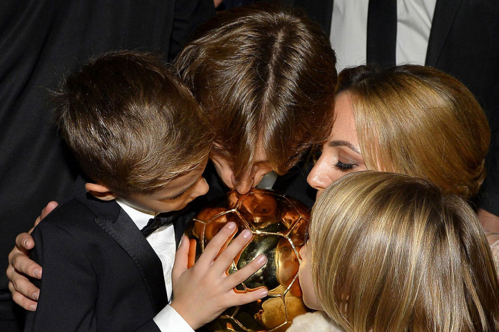 Modric merupakan pemain pertama yang mematahkan duopoli Ronaldo dan Lionel Messi untuk penghargaan tersebut sejak 2007. Pemain Brasil Kaka merupakan sosok terakhir yang memenangi trofi ini sebelum CR7 dan Messi berbagi masing-masing lima gelar pada tahun-tahun berikutnya.