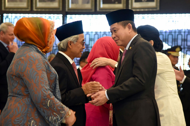 Dwi Soetjipto merupakan sosok yang pernah menjabat sebagai Direktur Utama PT Pertamina periode 2014 hingga 2017. Dia juga pernah menjabat sebagai Direktur Utama PT Semen Indonesia dari tahun 2010 hingga 2014.