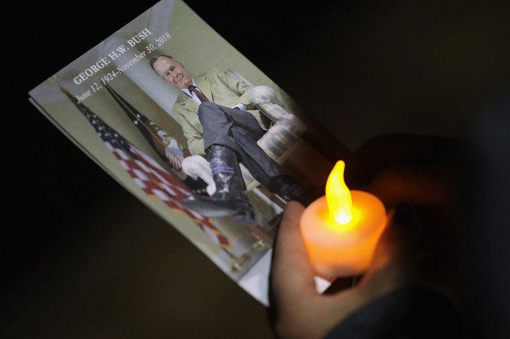 Bush wafat di kediamannya di Houston pada Jumat, 30 November malam dalam usia 94 tahun, tujuh bulan setelah kematian istrinya Barbara.