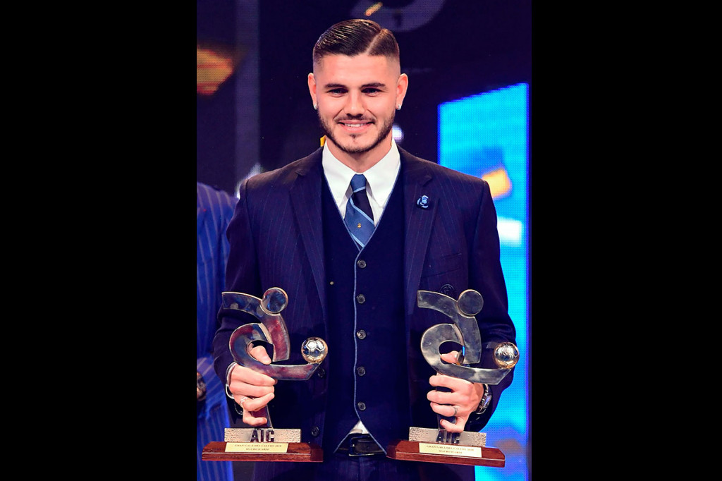 Pemain asal Argentina tersebut menjadi pencetak gol terbanyak bersama dengan striker Lazio Ciro Immobile di Serie A musim lalu dengan 29 gol.