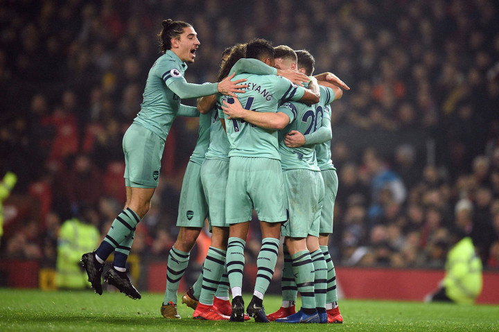 Para pemain Arsenal menyambut gembira gol pembuka tersebut.