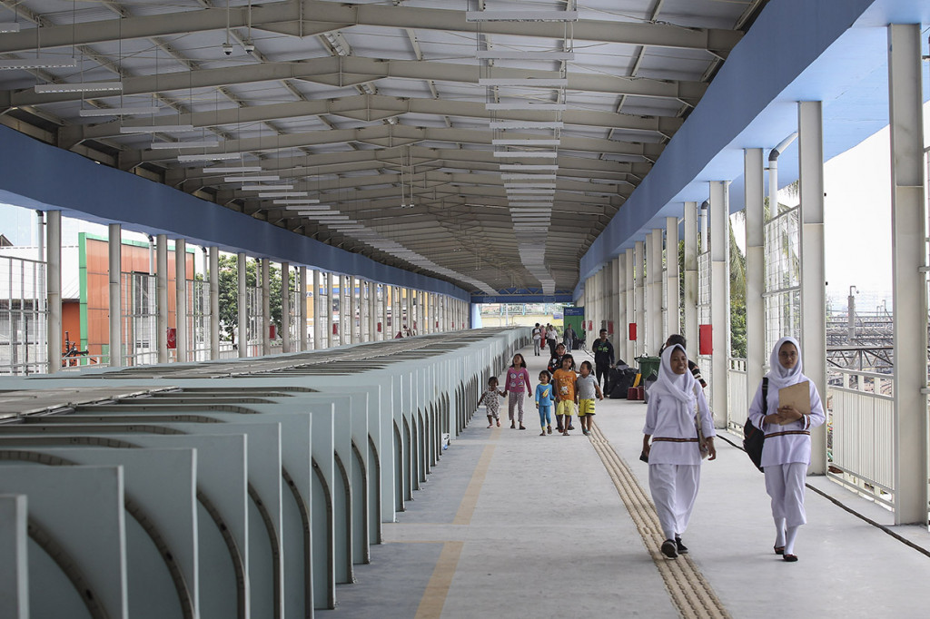 Uji coba lintasan Skybridge dilakukan mulai hari ini dan dibuka bagi para pejalan kaki mulai pukul 07.00 hingga pukul 18.00. 