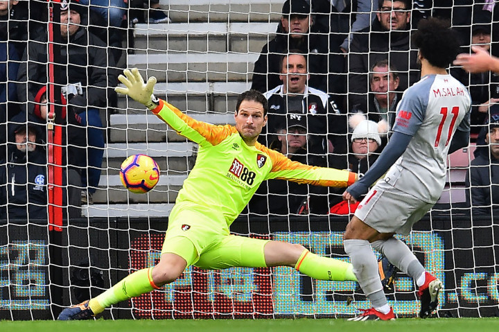 Liverpool baru bisa membuka keunggulan pada menit ke-25 saat Mohamed Salah menyambar bola muntah hasil tendangan Roberto Firmino yang memantul ke arahnya. 