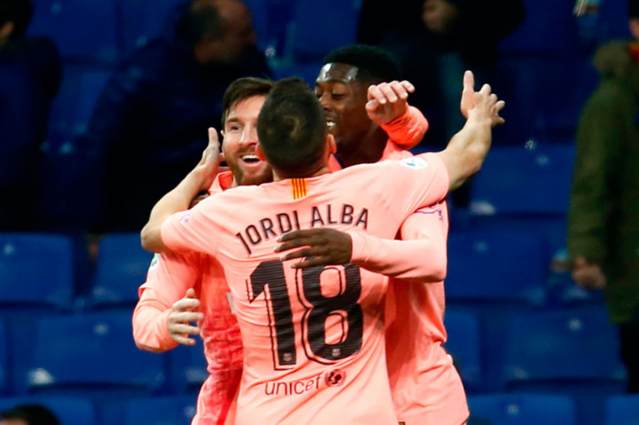 Sembilan menit berselang Messi melepaskan umpan matang yang dengan tenang diselesaikan oleh Ousmane Dembele untuk menggandakan keunggulan Barcelona.