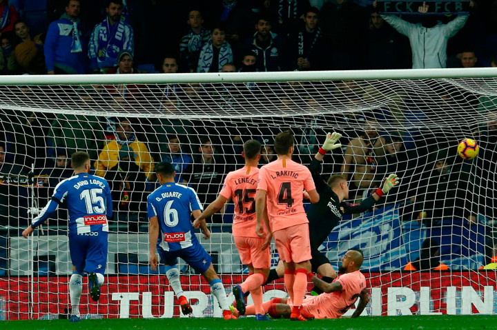 Espanyol sempat memperkecil ketertinggalan lewat Oscar Duarte pada menit ke-72, namun gol dianulir setelah pemain asal Nicaragua tersebut sudah terlanjur berada dalam posisi offside.