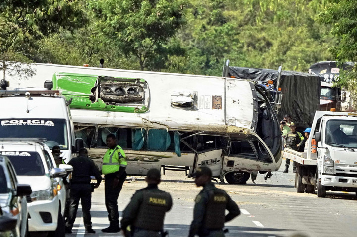 Para penumpang bus adalah bagian dari tim basket Calima Darien, yang sedang melakukan perjalanan untuk berlaga dalam pertandingan persahabatan di Yotoco.