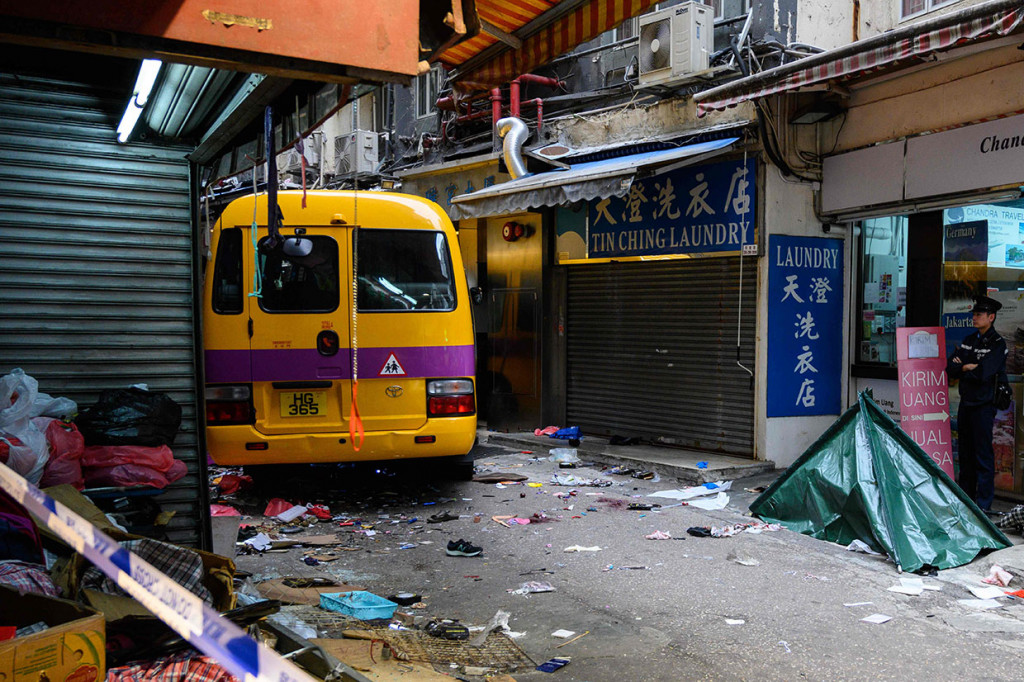 Sedikitnya empat orang tewas dan 10 lainnya luka-luka akibat kejadian tersebut. Selain pengemudi yang menderita luka di kepala, leher, dan punggung, sembilan pejalan kaki lainnya yang berusia antara 22 dan 89 dibawa ke rumah sakit untuk perawatan. 