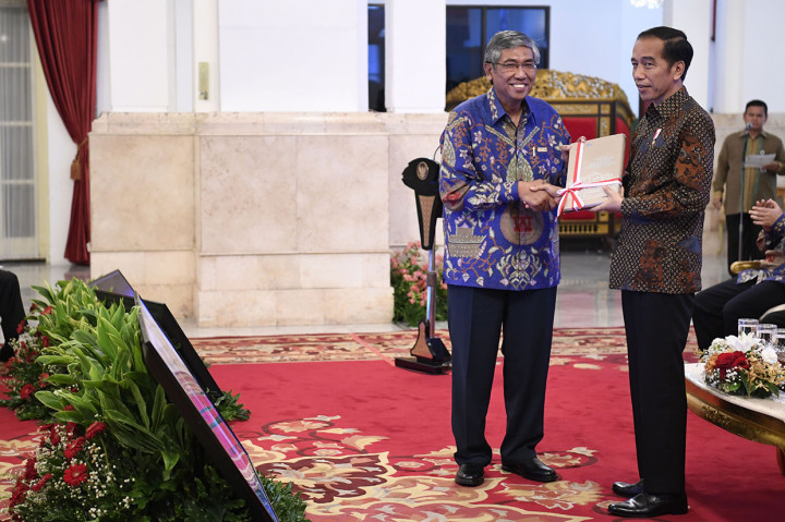 Presiden mendukung IAI dalam mempercepat program sertifikasi profesi akuntan agar dapat mendukung ekosistem yang lebih akuntabel dan 