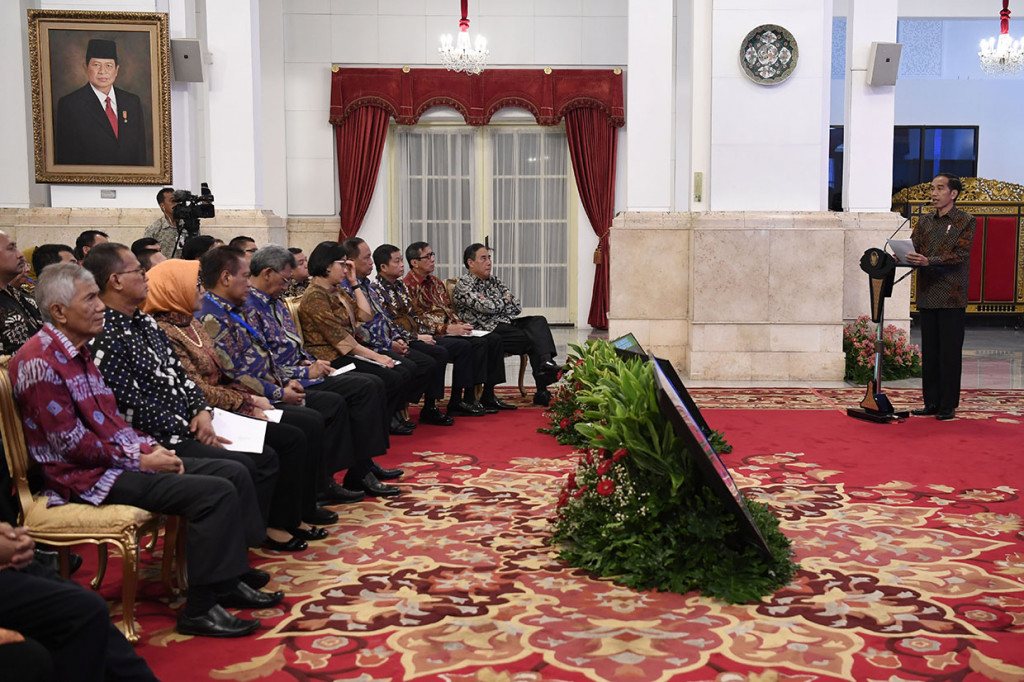 Jokowi mengatakan, dukungan kepada IAI dalam percepatan program sertifikasi profesi akuntan agar memiliki kreativitas, invasi, dan daya saing.