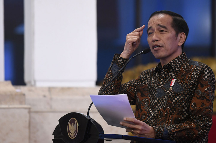 Presiden Joko Widodo menyampaikan arahan saat membuka Kongres XIII Ikatan Akuntan Indonesia di Istana Negara.