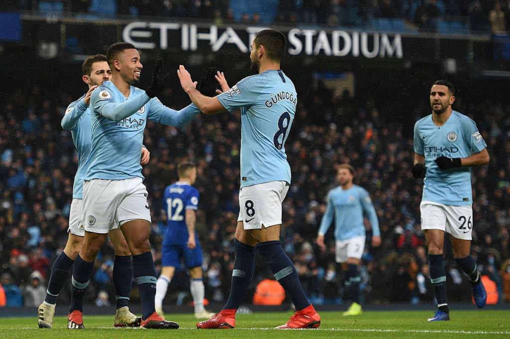 Selebrasi Jesus bersama rekan-rekan setimnya.