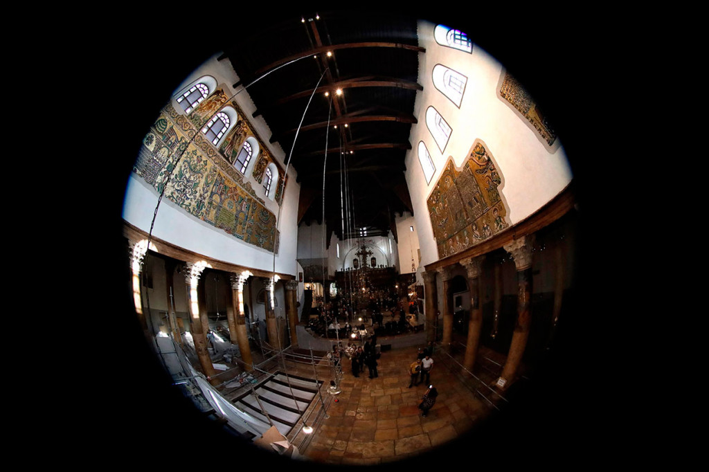 Mosaik di dinding Gereja Nativity di kota suci Betlehem, Tepi Barat, Palestina.
