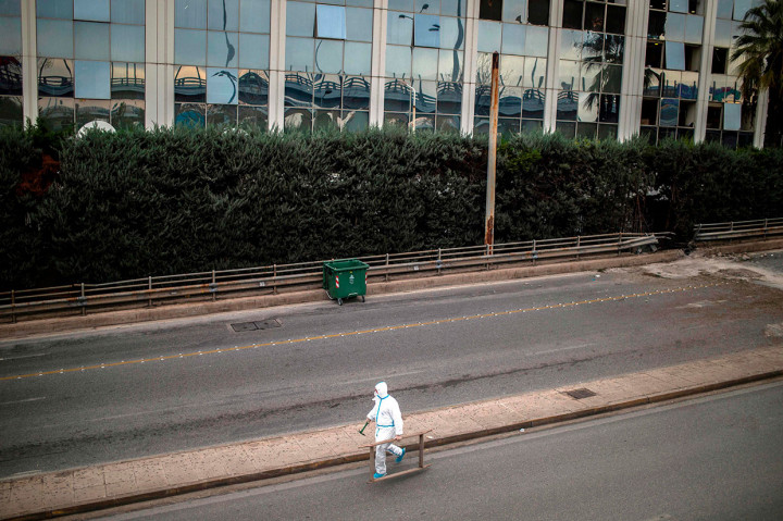 Polisi anti-teror langsung melakukan penyelidikan yang berfokus pada kelompok ektremis Yunani. Serangan ini diduga menargetkan kelompok penyiaran yang biasanya dituduhkan kepada kelompok kiri.